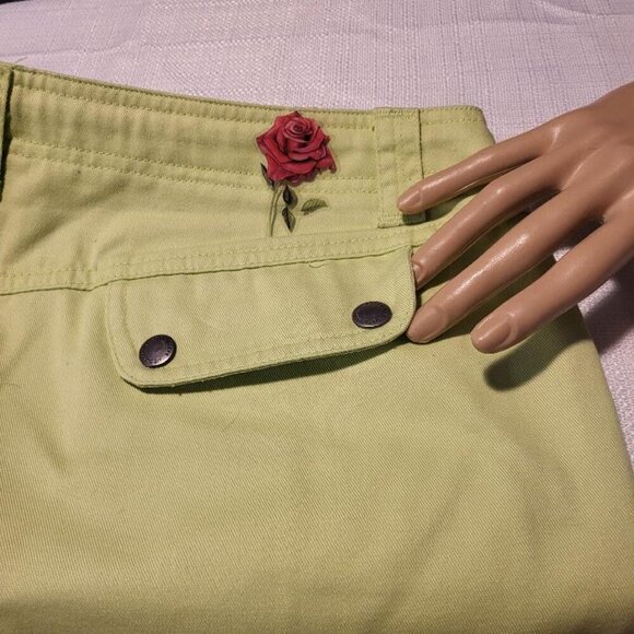 Liz Claiborne, Not Worn, Women's Green shorts, Size 12 - Picture 7 of 9